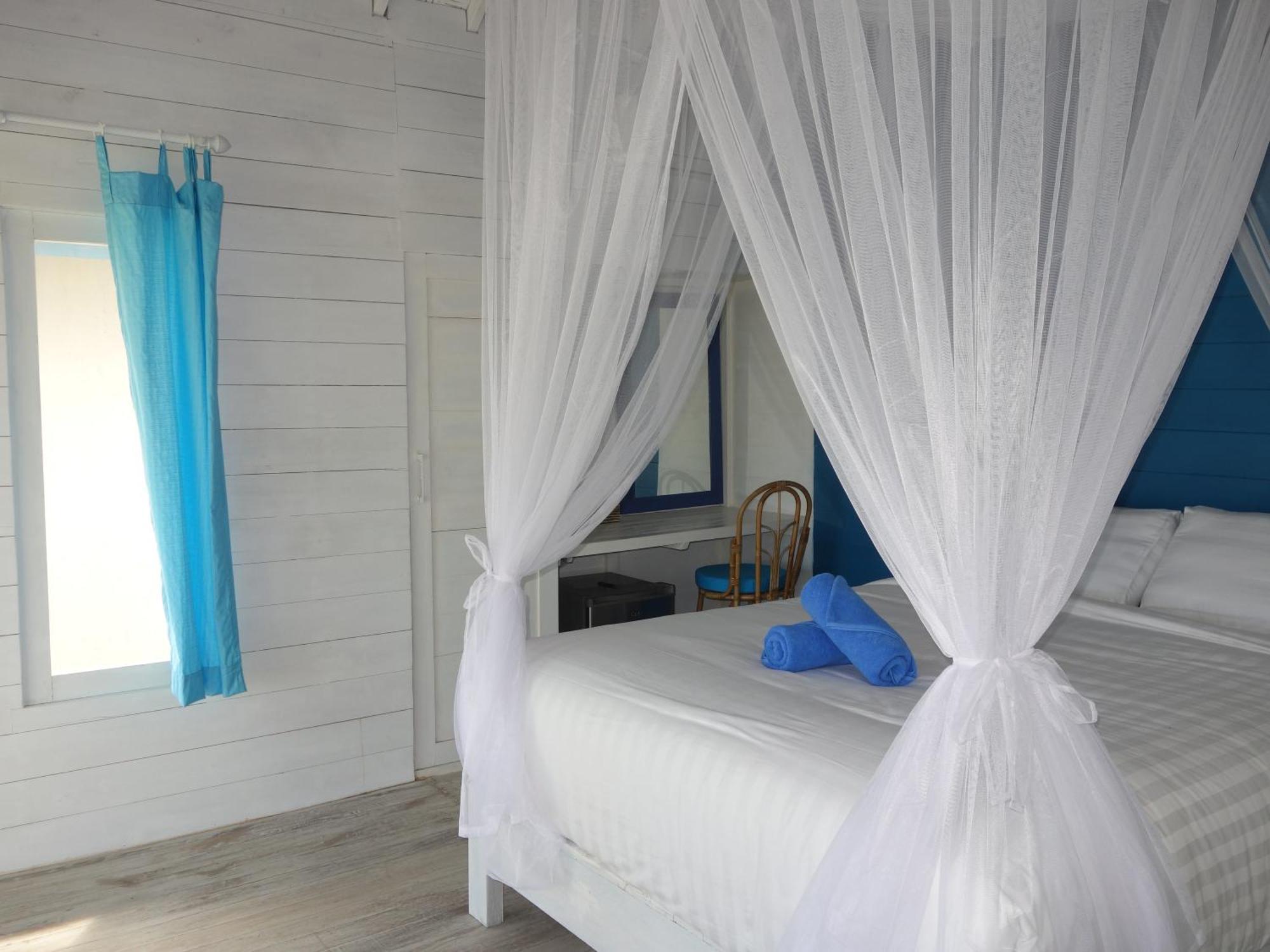 Cliff Park Lembongan Hotel Room photo