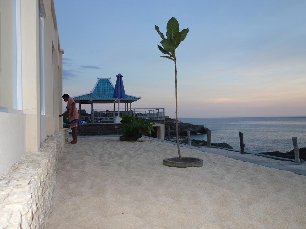 Cliff Park Lembongan Hotel Exterior photo